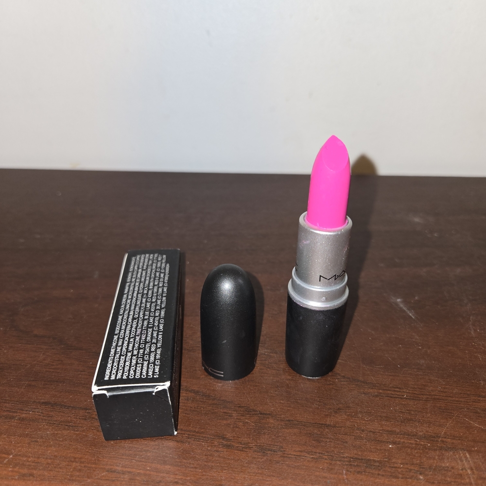 MAC Cosmetics Bright Pink Lipstick